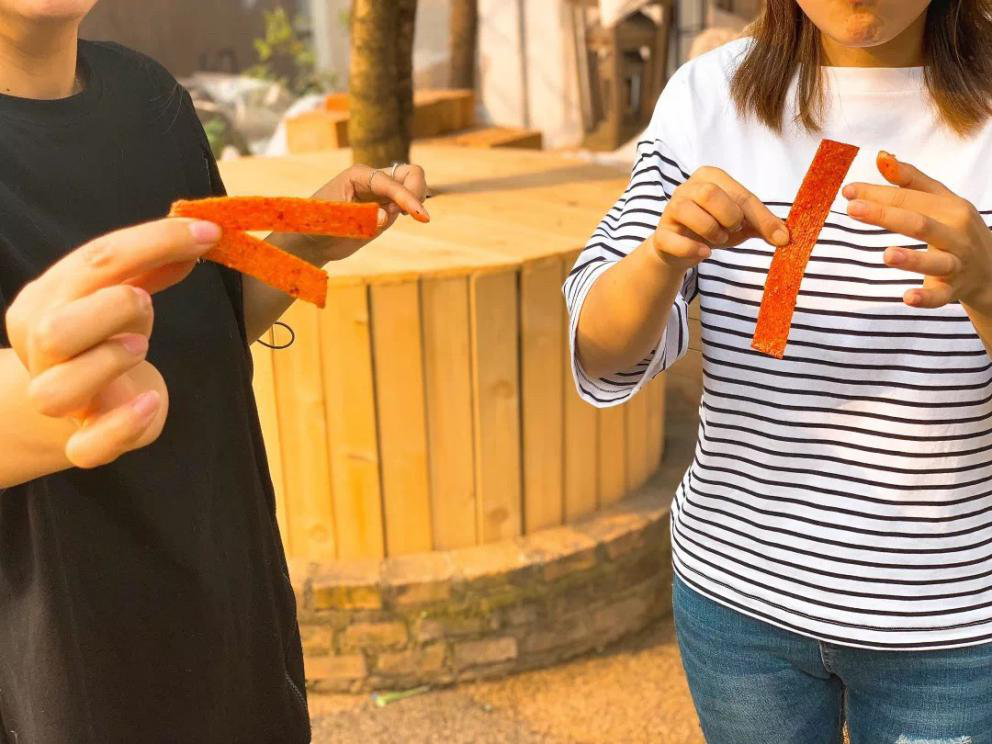 拾光悠味，拾光悠味官網(wǎng)，拾光悠味網(wǎng)紅辣條，網(wǎng)紅辣條，口紅辣條，網(wǎng)紅辣條代理，辣條品牌，手工辣條，休閑零食，休閑零食加盟